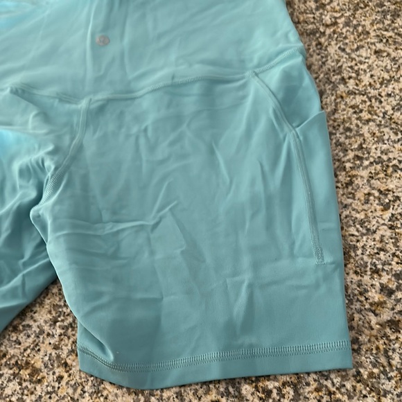 NWT Lululemon Align 6” shorts - Picture 3 of 3
